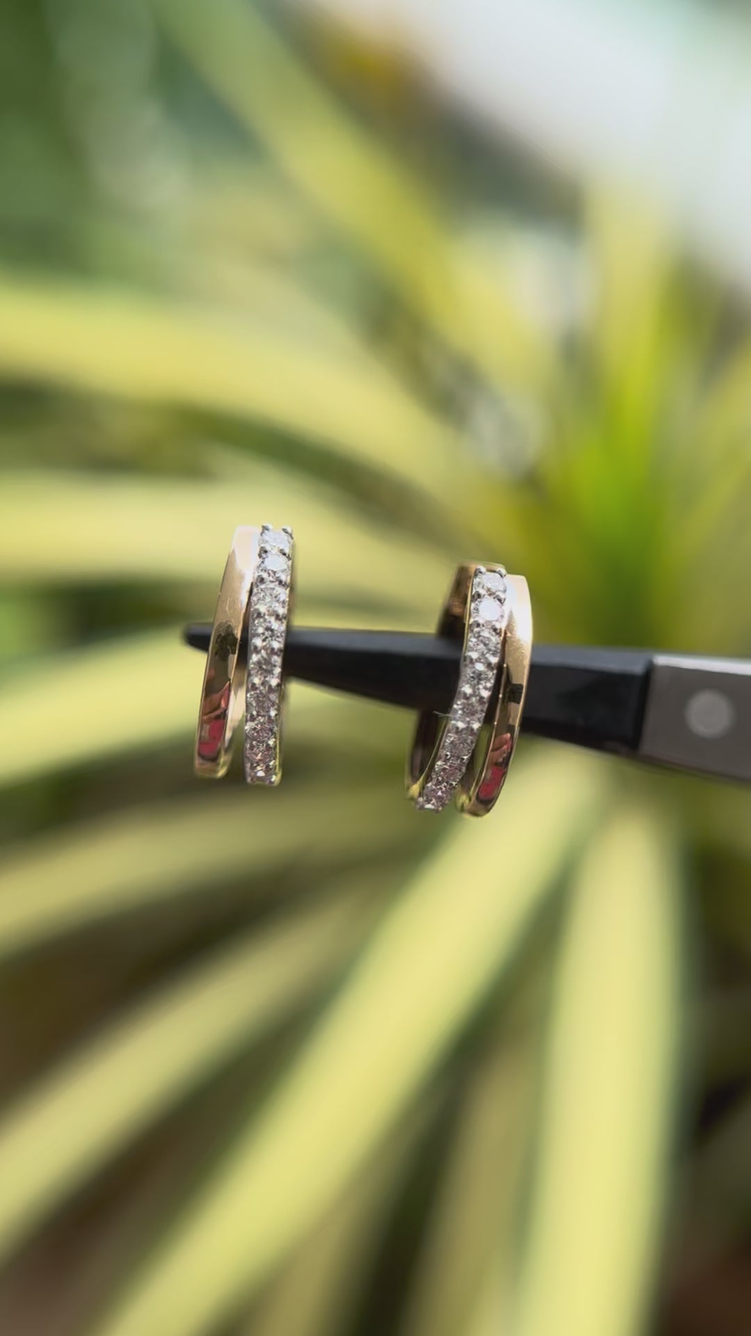 labgrown_diamond_huggie_hoops